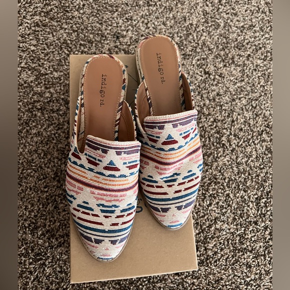 Indigo rd, size 7.5 mules - Picture 2 of 5